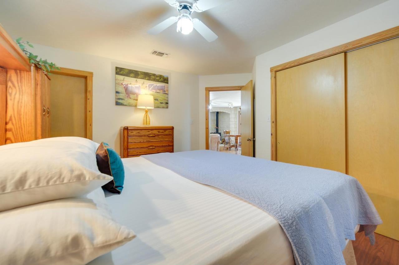 Willa Fredericksburg Retreat With Private Hot Tub And Patio! Zewnętrze zdjęcie